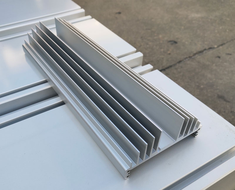 午夜视频一区散熱器