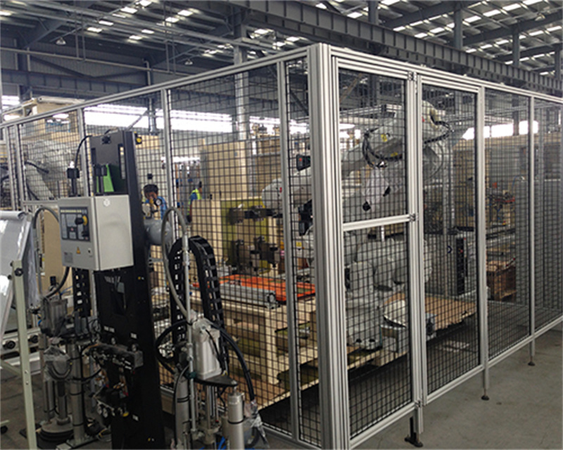 護欄午夜视频一区